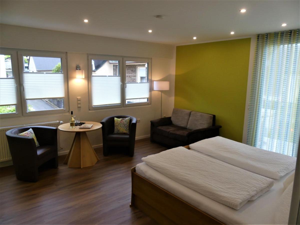 Ferienweingut Rudorfer Hotell Valwig Exteriör bild