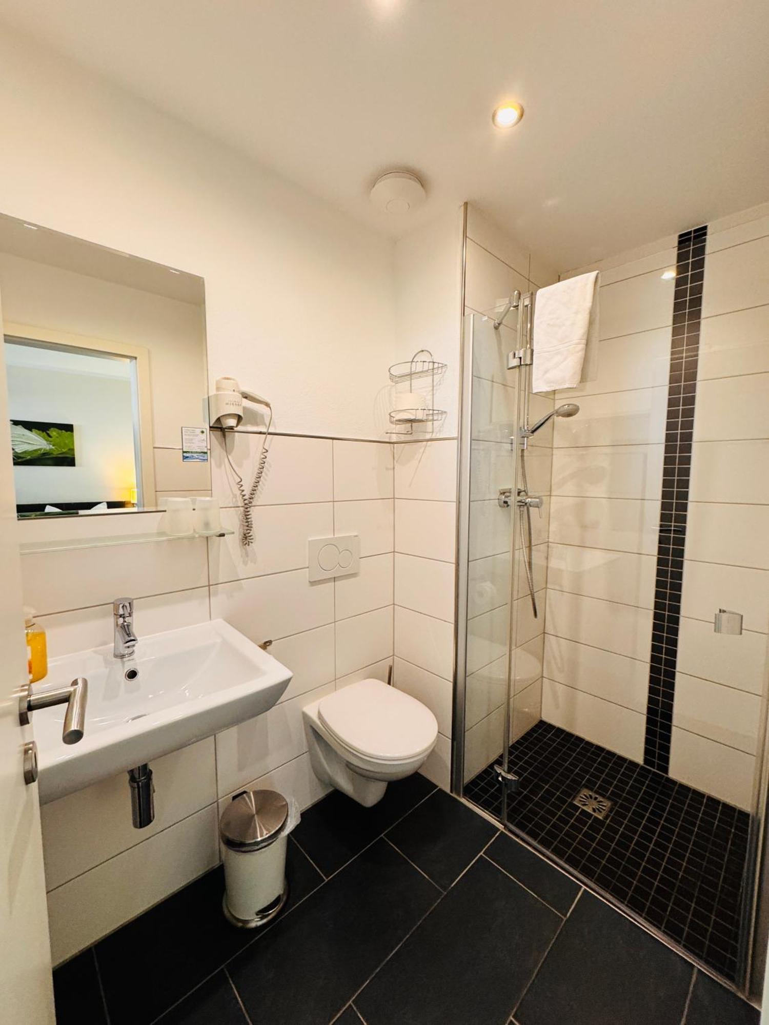 Ferienweingut Rudorfer Hotell Valwig Rum bild