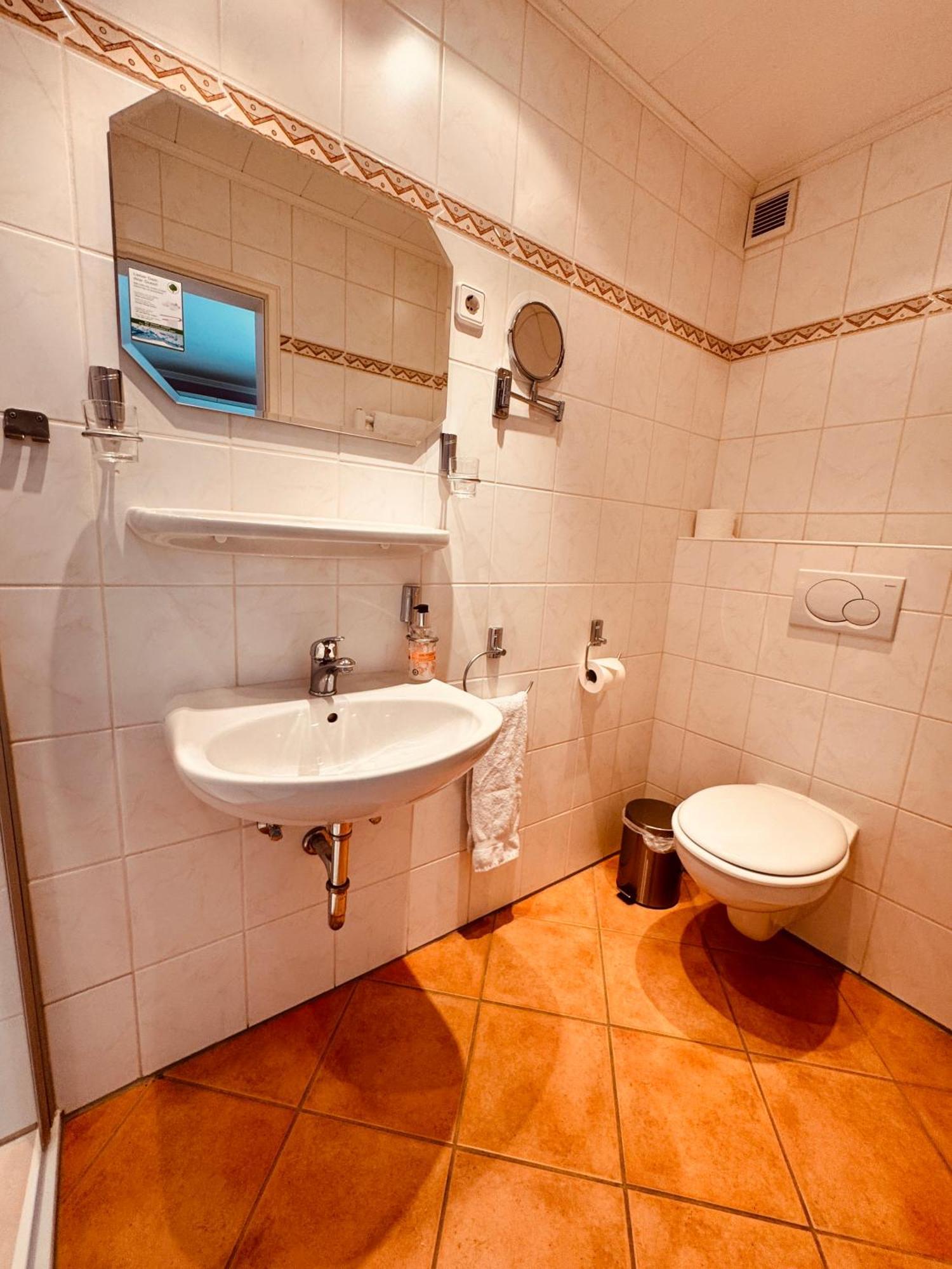 Ferienweingut Rudorfer Hotell Valwig Rum bild