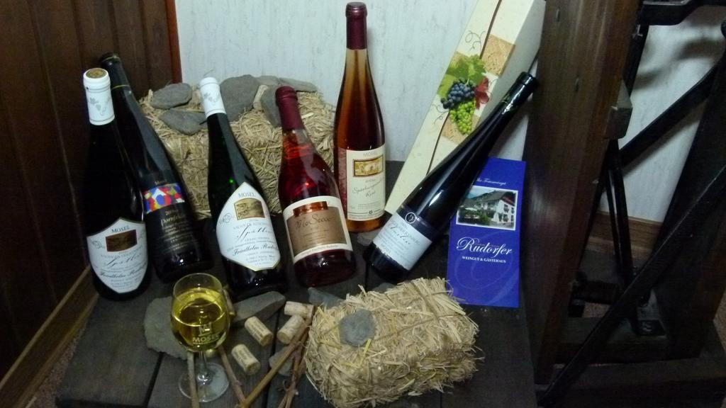 Ferienweingut Rudorfer Hotell Valwig Exteriör bild